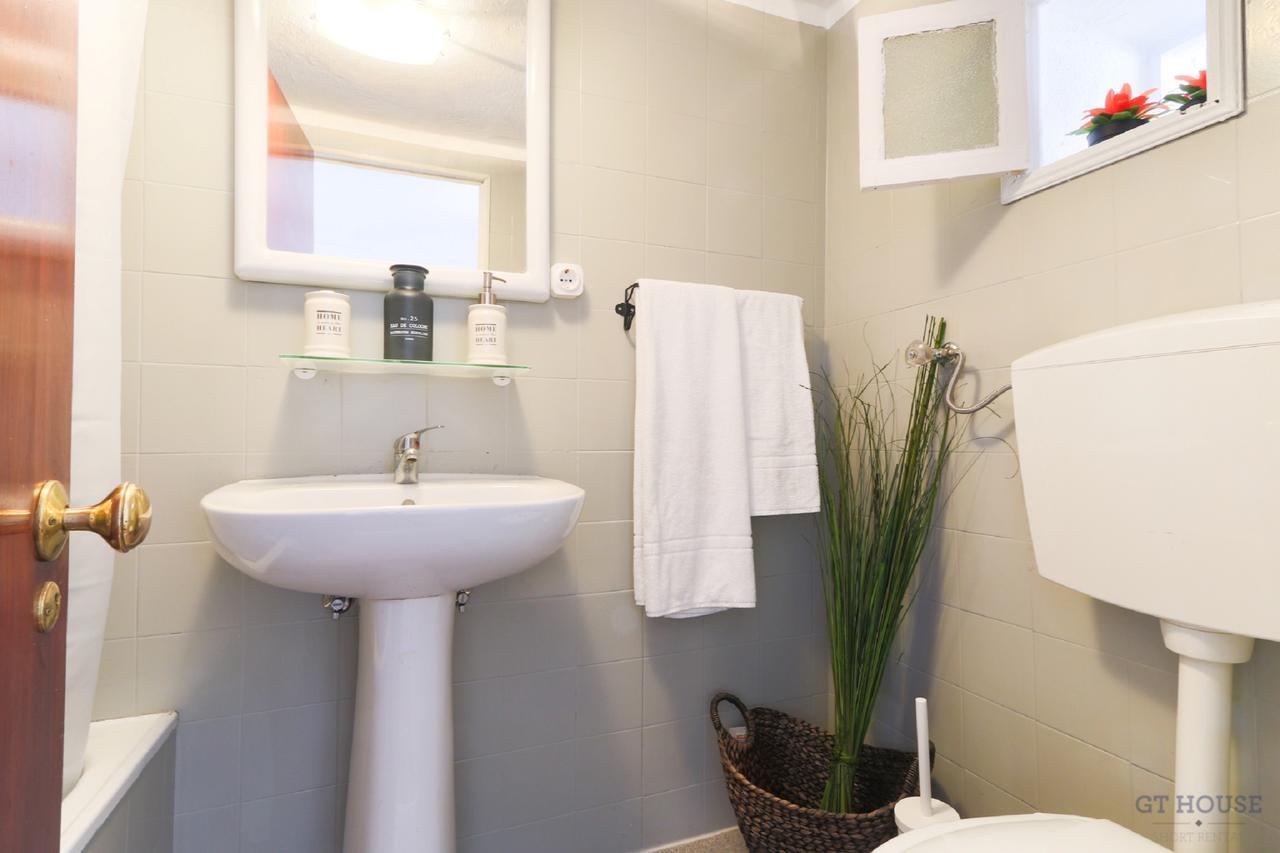 Santo Antonio Apartment Lisbon Luaran gambar